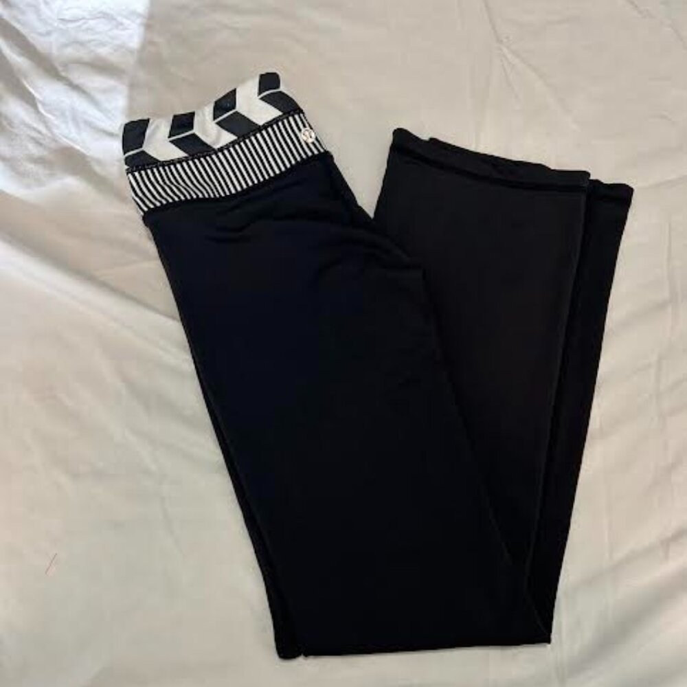 black flare lulu leggings